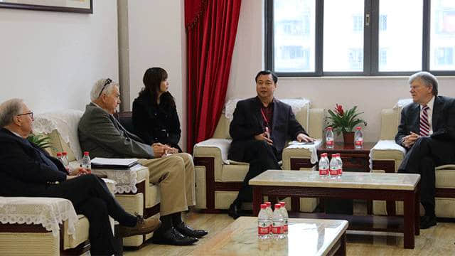 美国医疗考察团来我院考察 美国医疗考察团来我院考察