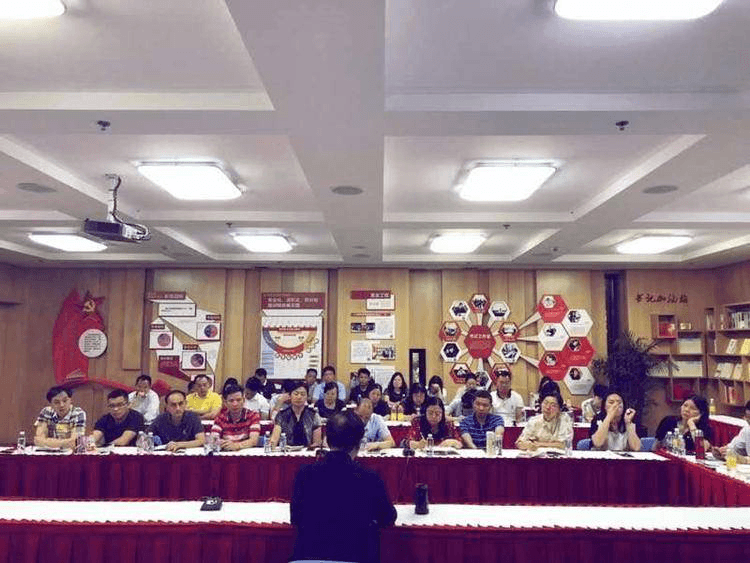 区社会组织党组织负责人培训班在上海交大举行