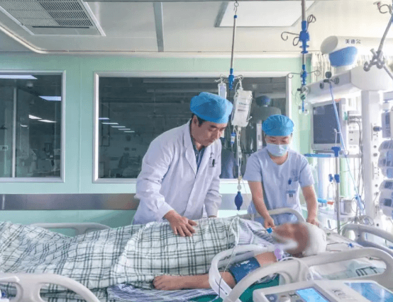 20周孕妇脑出血,两条生命危在旦夕,牵动市、区、医院的心...... 20周孕妇脑出血,两条生命危在旦夕,牵动市、区、医院的心......