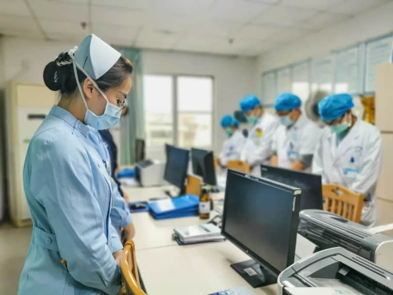 广药三院哀悼抗疫烈士和逝世同胞! 广药三院哀悼抗疫烈士和逝世同胞!