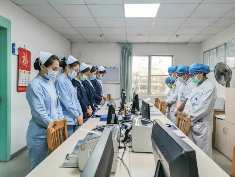 广药三院哀悼抗疫烈士和逝世同胞! 广药三院哀悼抗疫烈士和逝世同胞!