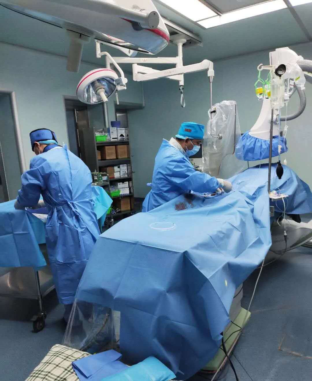 时间就是生命,连续“奋战”六小时,成功完成三台手术! 时间就是生命,连续“奋战”六小时,成功完成三台手术!