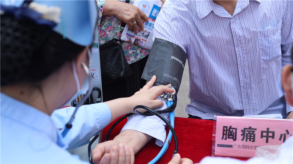 关注日常保健,共建幸福社区——健康义诊活动走进汇桥北小区 关注日常保健,共建幸福社区——健康义诊活动走进汇桥北小区
