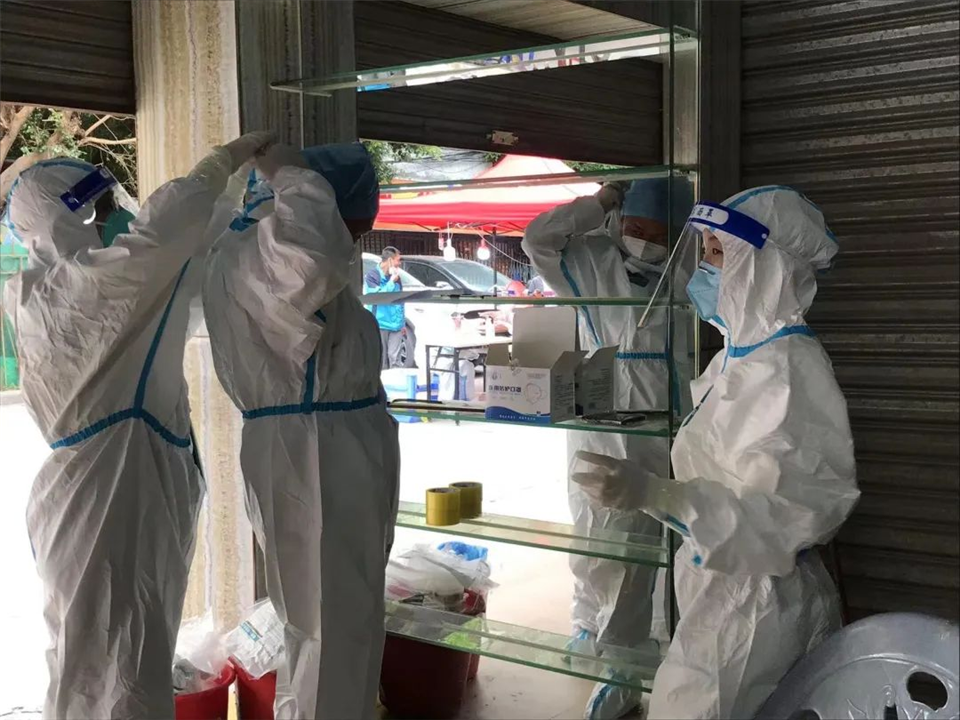 封控不封爱!这支10人临时医疗队,是街坊健康的“守门人” 封控不封爱!这支10人临时医疗队,是街坊健康的“守门人”