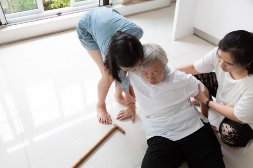 八旬老人“逆袭”最后一次骨折，医生提醒：这个误区别再犯……