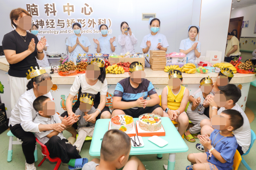 功能神经与矫形外科的“特别治疗”：一场生日会温暖整个病房