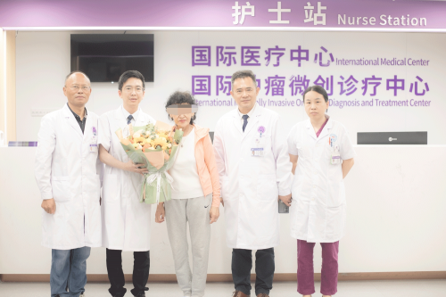 跨国救援：多学科专家协作，“巧摘”15cm巨大卵巢肿瘤