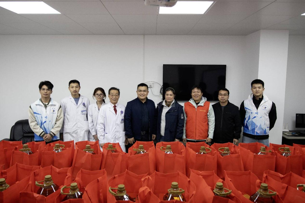 新春慰问暖人心 服务群众护安康