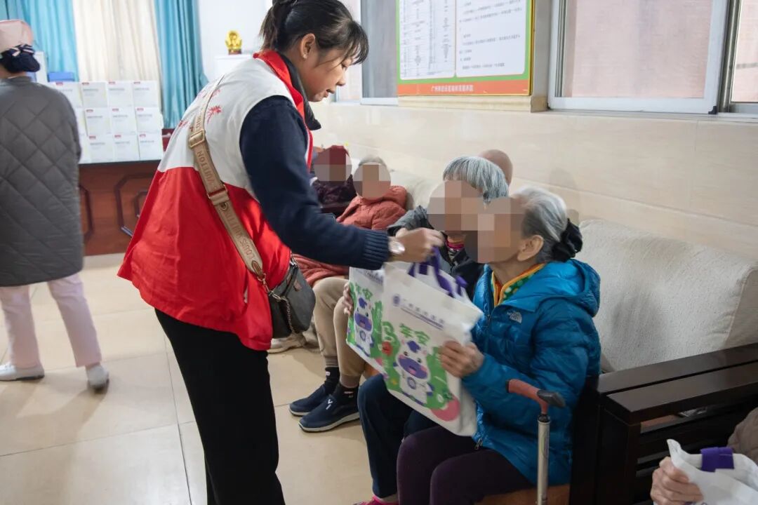党建引领送温情,我院为颐养院长者送上冬日关怀 党建引领送温情,我院为颐养院长者送上冬日关怀