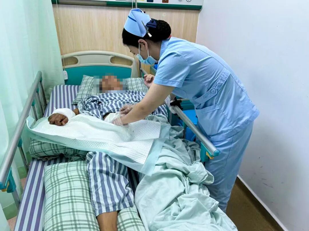 从打针到坐诊：致敬这群打破边界的“专科护士”